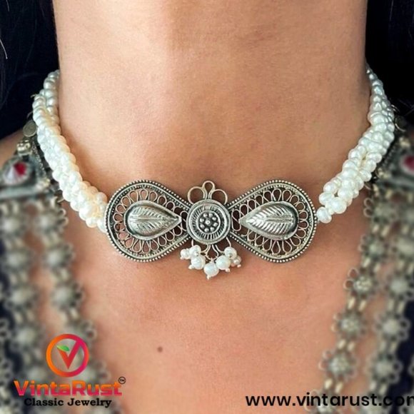 Bow and Pearls Choker Necklace, Statement Necklace - Picture 5 of 5